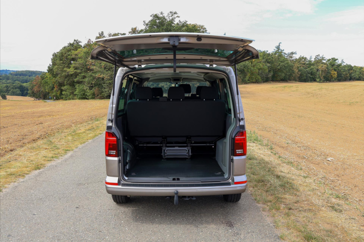 Volkswagen Transporter 2,0 TDI DSG Bulli Long 9-Míst