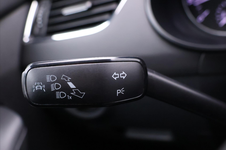 Škoda Octavia 1,4 TSI DSG Elegance+ Xenon