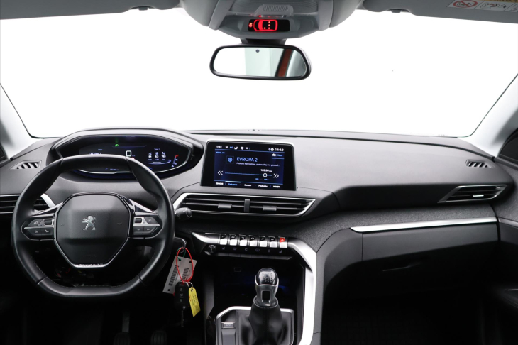 Peugeot 3008 1,5 Blue HDi 96kW Allure CZ