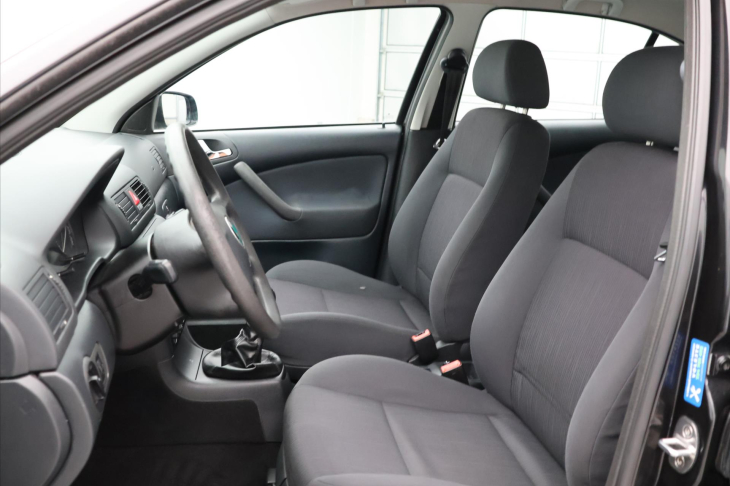 Škoda Octavia 1,6 MPI 75kW Tour Klima 2.Maj