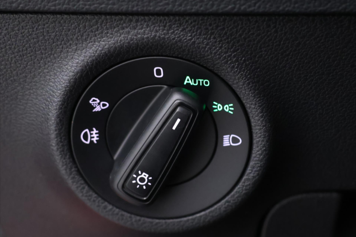 Škoda Karoq 2,0 TDI DSG 4x4 CZ Sportline DPH