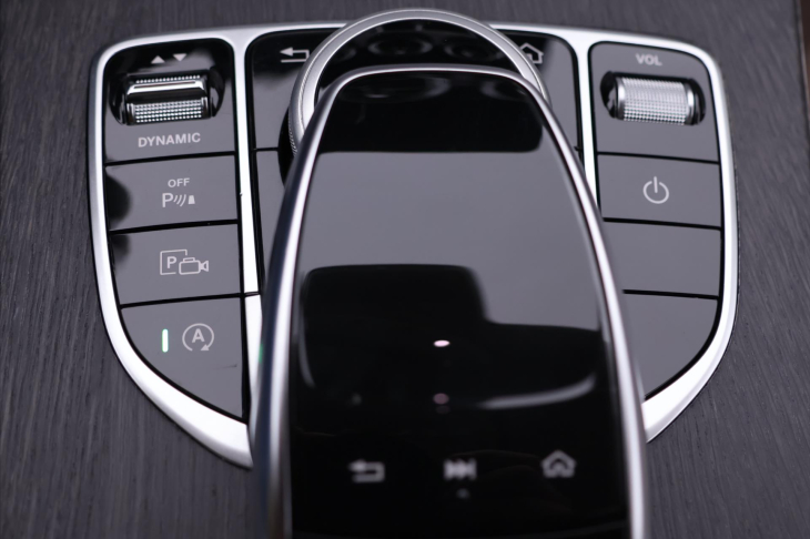 Mercedes-Benz Třídy C 2,0 220d 143kW 4Matic LED