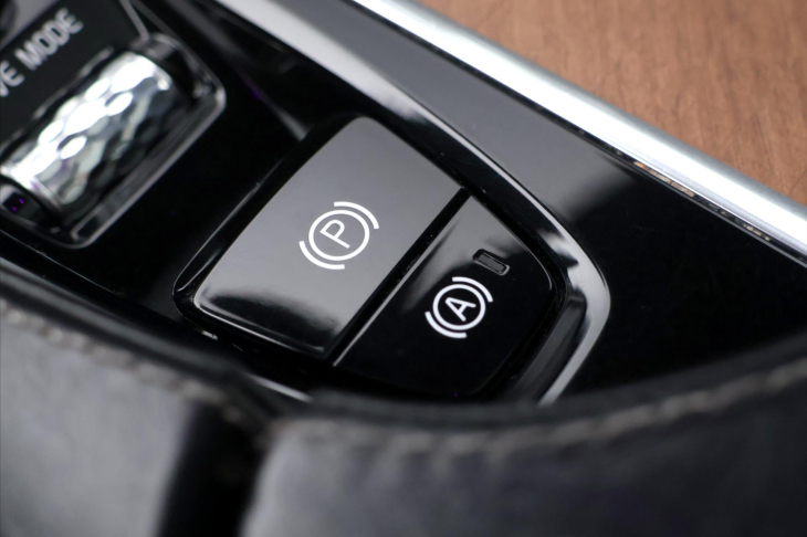 Volvo XC90 2,0 D5 173kW Inscription 4x4 DPH