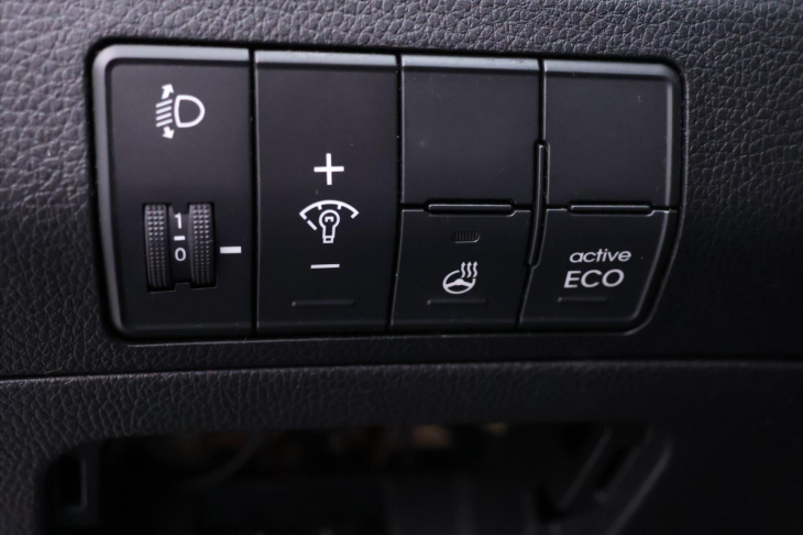 Hyundai i30 1,6 GDi 99kW Aut. CZ Weekend