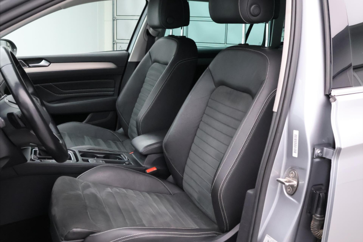 Volkswagen Passat 2,0 TDI 110kW Elegance DSG DPH