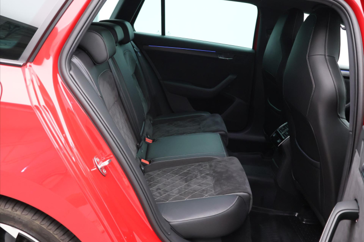 Škoda Superb 2,0 TDI 140kW Sportline 4x4