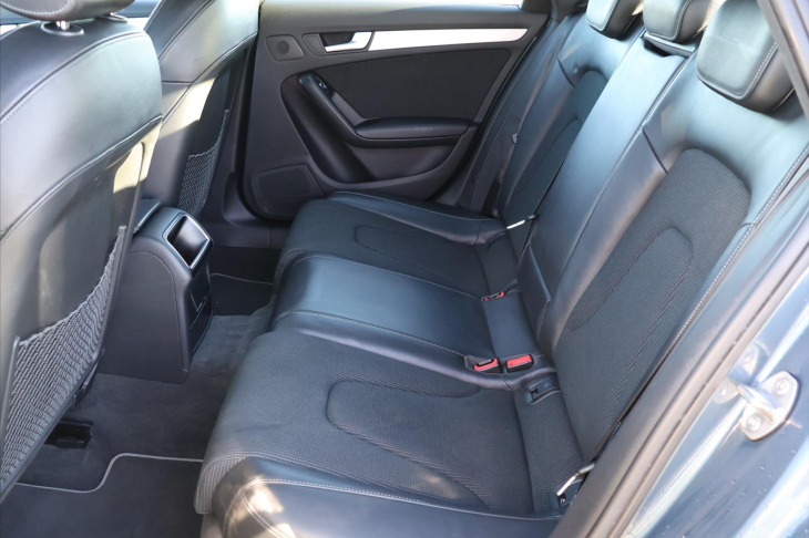 Audi A4 2,0 TDI 130kW Quattro S line