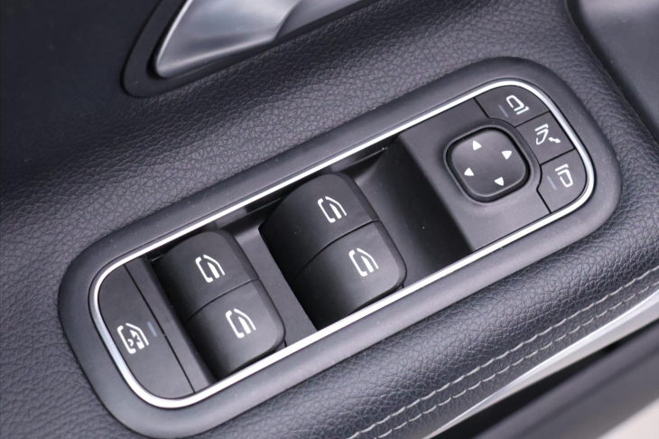 Mercedes-Benz Třídy A 2,0 A220 140kW Aut. AMG-Line