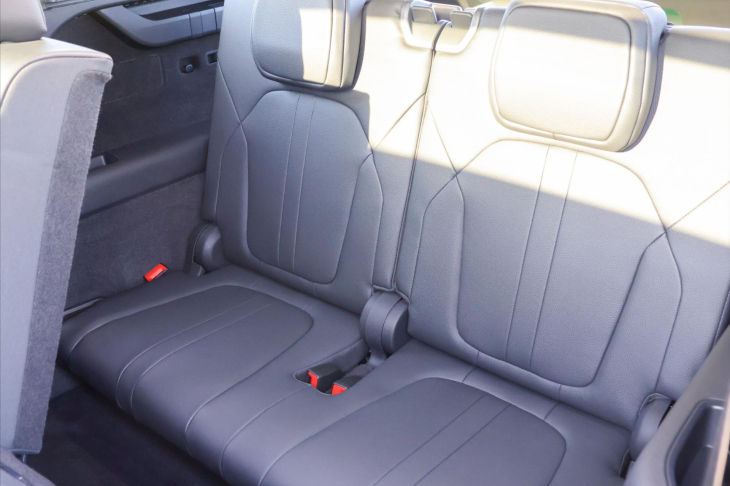 Škoda Kodiaq 2,0 TDI DSG 4x4 Sportline 7-Míst