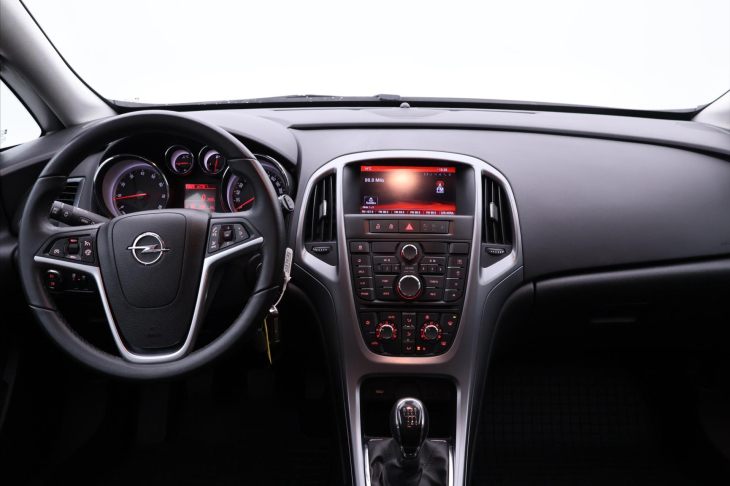 Opel Astra 1,4 T 88kW CZ Drive Serv.Kniha