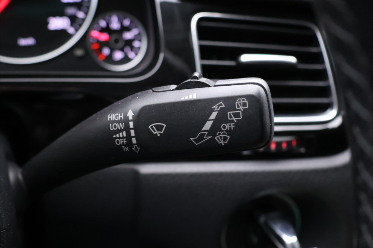 Volkswagen Touareg 3,0 TDI 150kW V6 Kam. Klim. CZ