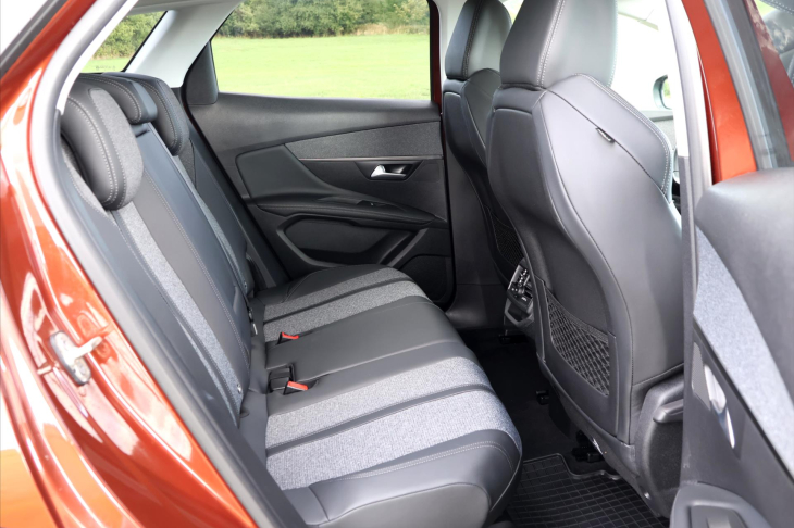 Peugeot 3008 1,5 HDi 96kW Allure CZ