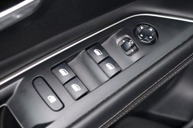 Peugeot 3008 2.0 BlueHDI 110 kW Allure CZ