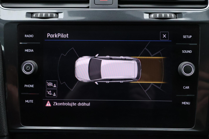 Volkswagen Golf 1,6 TDI LED DPH 1.Maj.