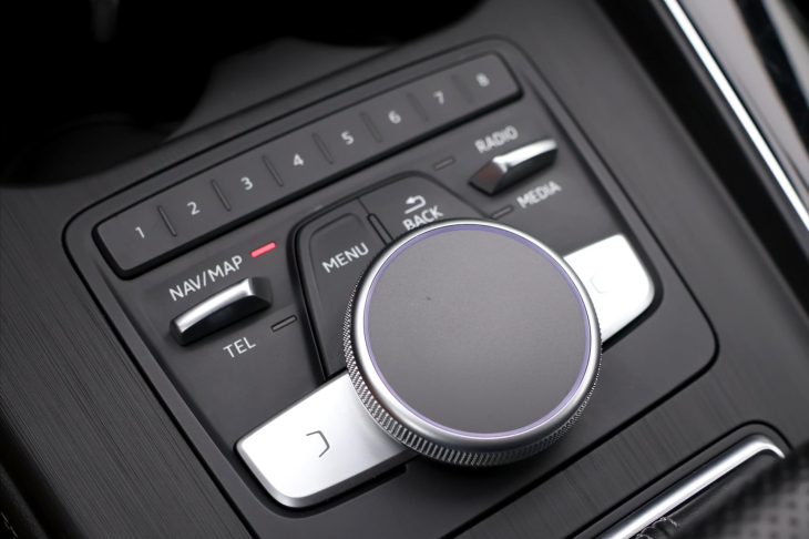 Audi A4 3,0 TDI 200kW quattro Navi