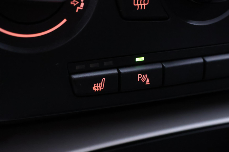 BMW Řada 3 2,0 318i 105kW Automat Klima