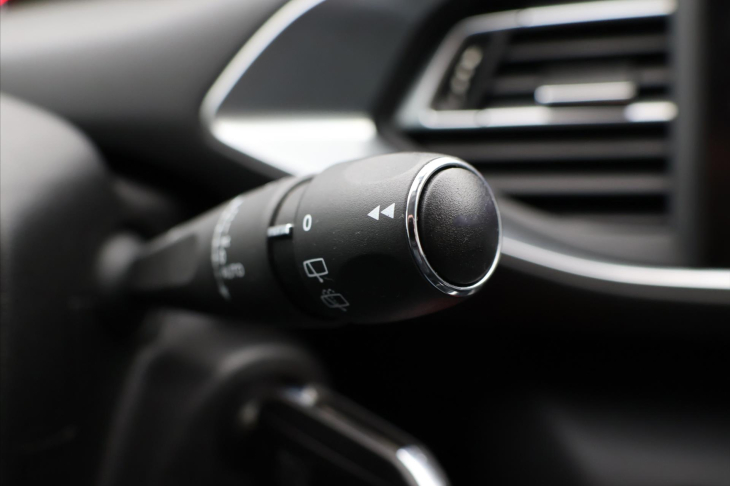 Peugeot 308 1,5 HDI 75kW Aut.klima