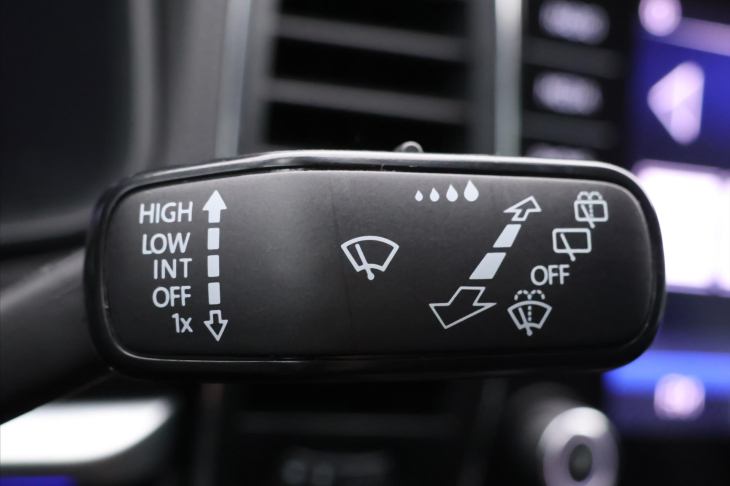 Škoda Karoq 1,6 TDI 85kW DSG Ambition CZ DPH