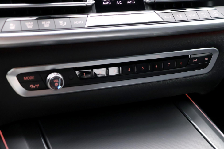 BMW X5 3,0 30d 195kW M-sport CZ DPH