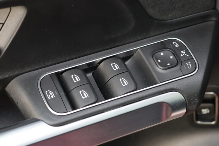 Mercedes-Benz GLB 2,0 220 4Matic AMG Premium