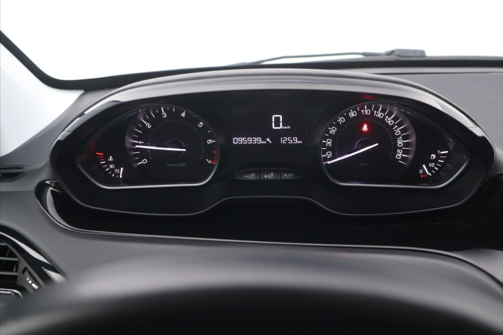 Peugeot 208 1,2 PureTech Klima CZ 1.Maj.