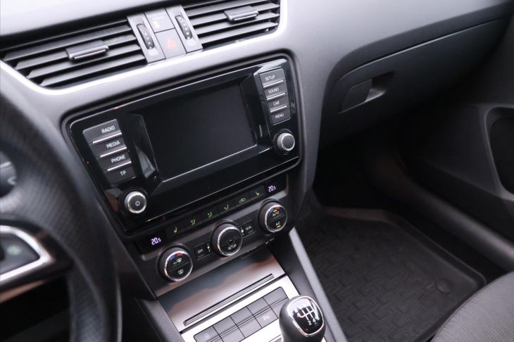 Škoda Octavia 1,4 TSI 103kW Elegance CZ DPH