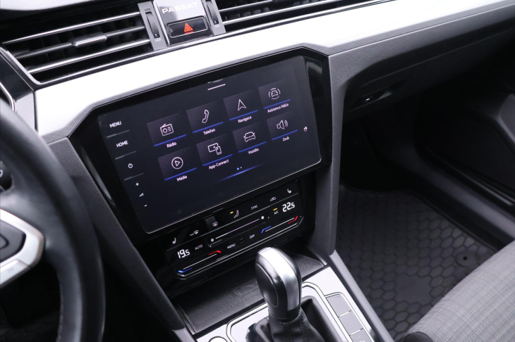 Volkswagen Passat 2,0 TDI 110kW DSG Variant Bussines