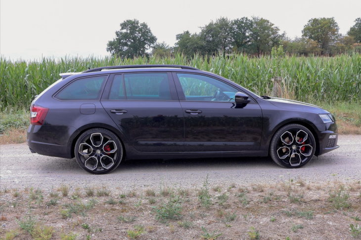 Škoda Octavia 2,0 TDI RS 4x4 DSG Virtual LED