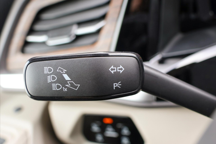 Volkswagen Multivan 2,0 TDI DSG Long Style 7-Míst