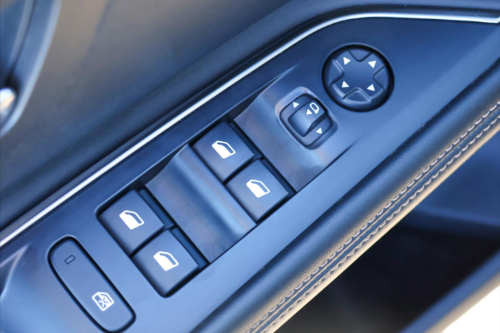 Peugeot 5008 1,6 i 133 kW GT-Line CZ 7-Míst