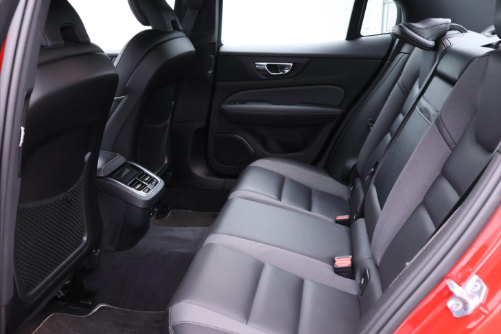 Volvo S60 2,0 T5 186kW Inscription CZ