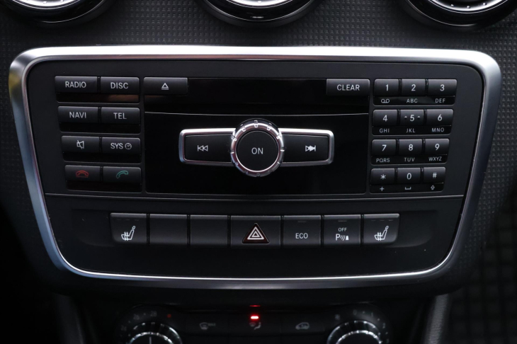 Mercedes-Benz Třídy A 1,6 180 90kW Style Navi Kůže