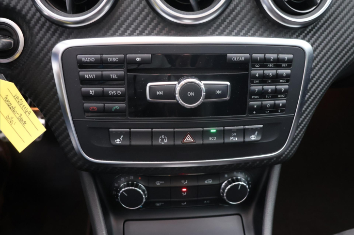 Mercedes-Benz Třídy A 1,6 200i Aut. AMG Prestige