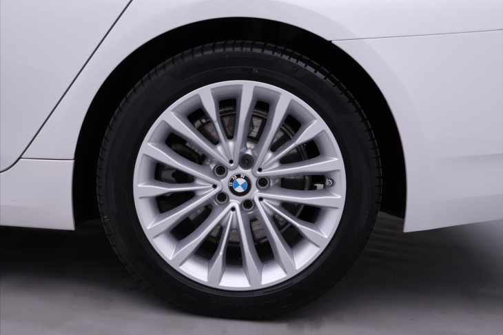 BMW Řada 5 2,0 530e xDrive 135kW CZ DPH