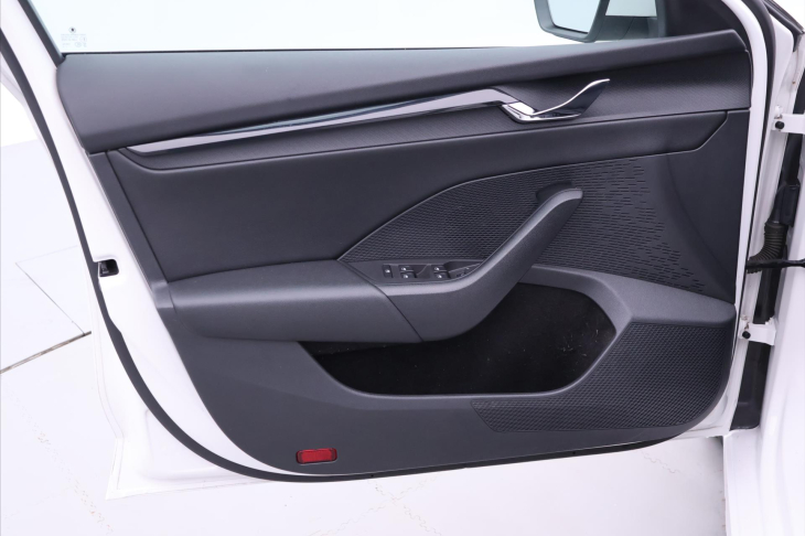 Škoda Octavia 2,0 TDI 85kW Ambition CZ DPH