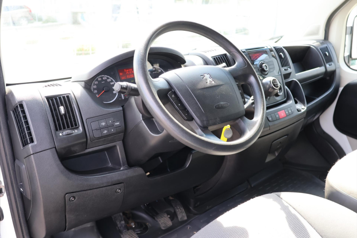 Peugeot Boxer 2,2 HDI 110kW CZ 10 Palet