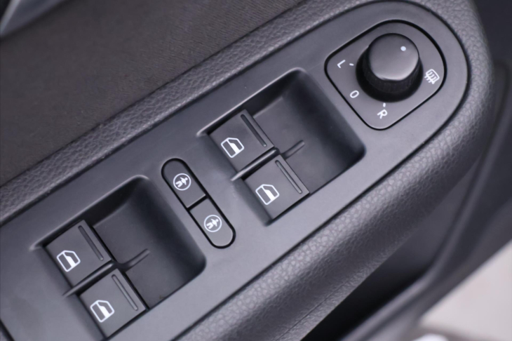 Volkswagen Sharan 2,0 TDI 103kW Tažné Trendline