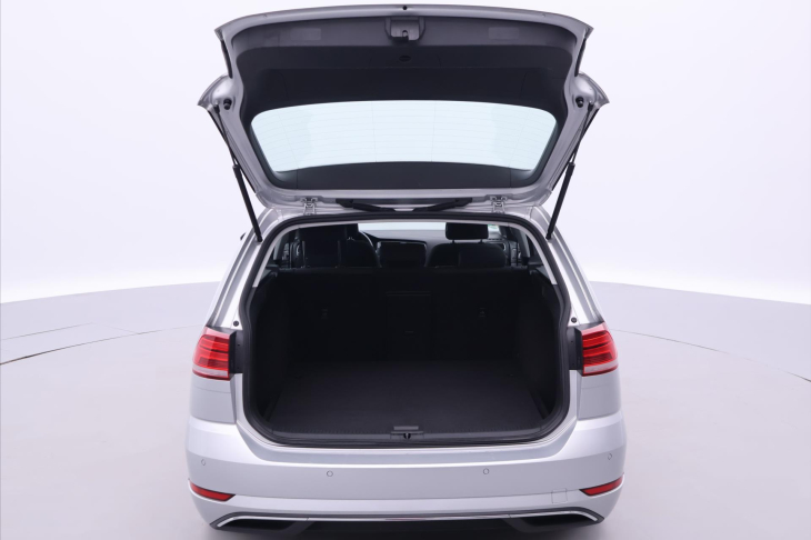 Volkswagen Golf 2,0 TDI 110kW DSG 1.Maj. DPH