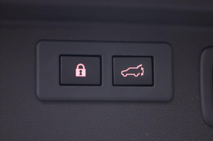 Subaru Forester 2,0 110kW CZ 4x4 Pano DPH