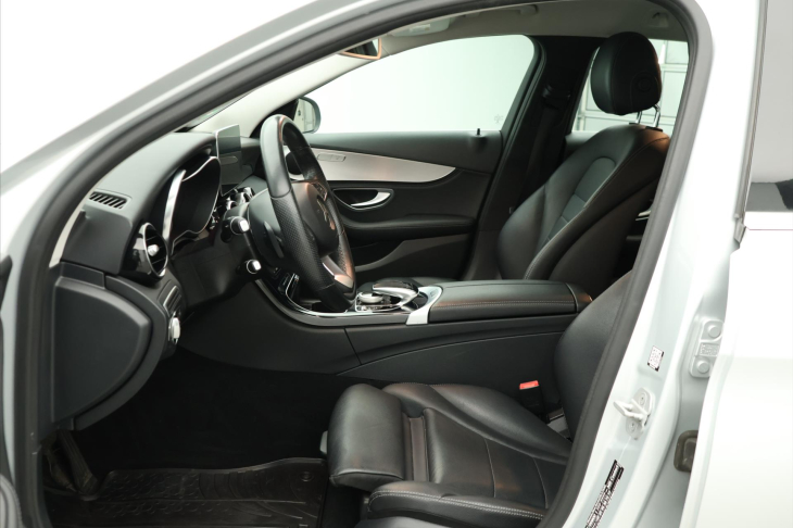 Mercedes-Benz Třídy C 2.1 220d 125kW Aut. Avantgarde