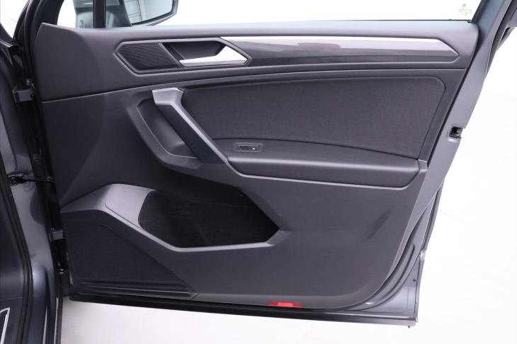 Volkswagen Tiguan Allspace 2,0 TDI DSG R-line 4M 1Maj DPH