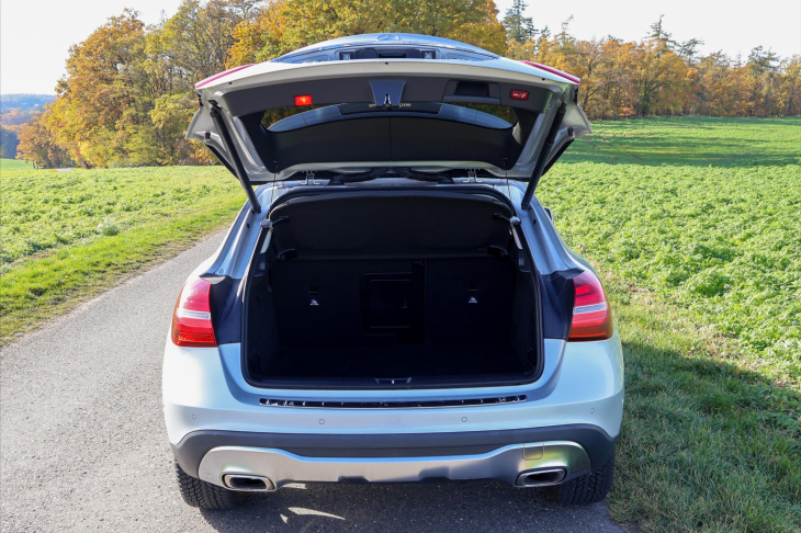 Mercedes-Benz GLA 2,1 220d 4Matic Aut. CZ LED