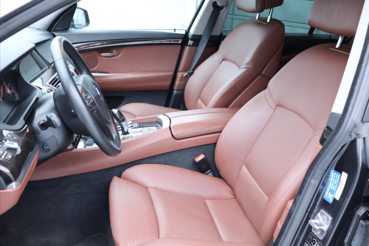 BMW Řada 5 3,0 530D 180kW xDrive Aut. GT