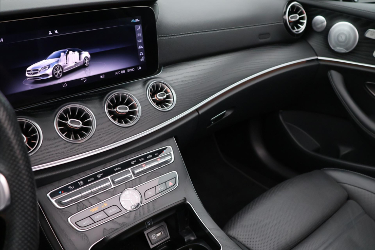 Mercedes-Benz Třídy E 3,0 53 320kW AMG 4Matic+ DPH