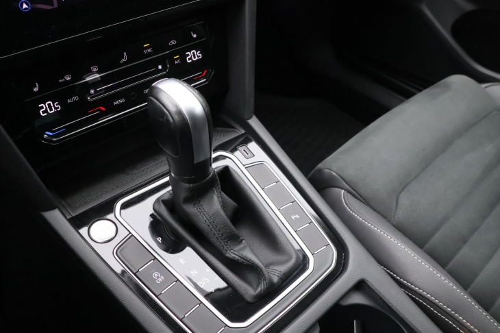 Volkswagen Passat 2,0 TDI 110kW Elegance DSG DPH