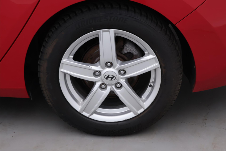 Hyundai i30 1,6 GDI 99kW Trikolor Style CZ