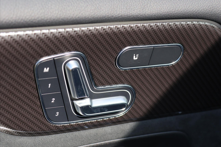 Mercedes-Benz GLB 2,0 200d 4Matic AMG Panorama