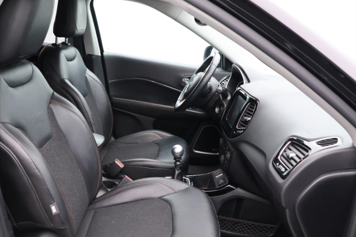 Jeep Compass 1,6 D LIMITED Aut.klima CZ