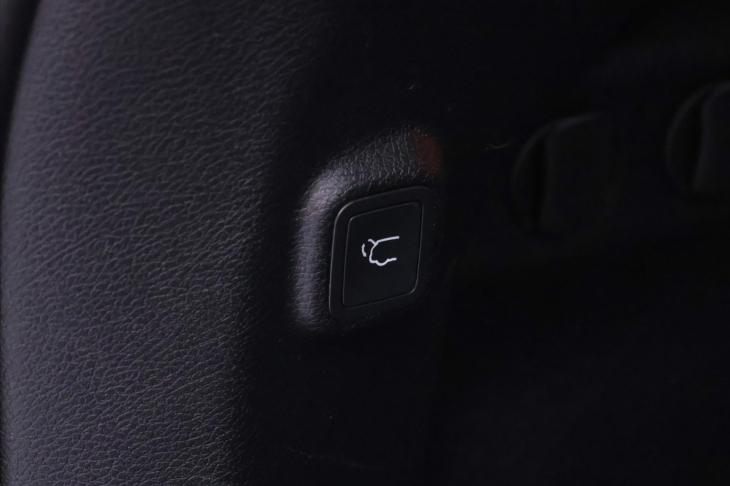 Jeep Cherokee 3,2 200kW AWD Kamera 1.Maj DPH