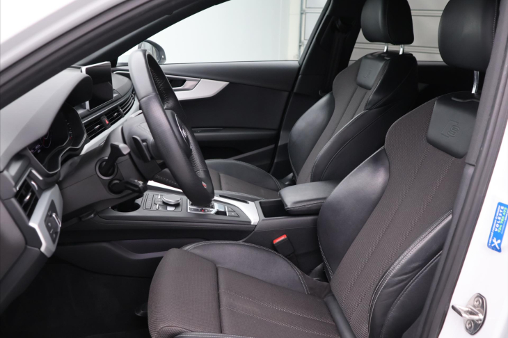 Audi A4 2,0 TDI 110kW Aut. S-line CZ